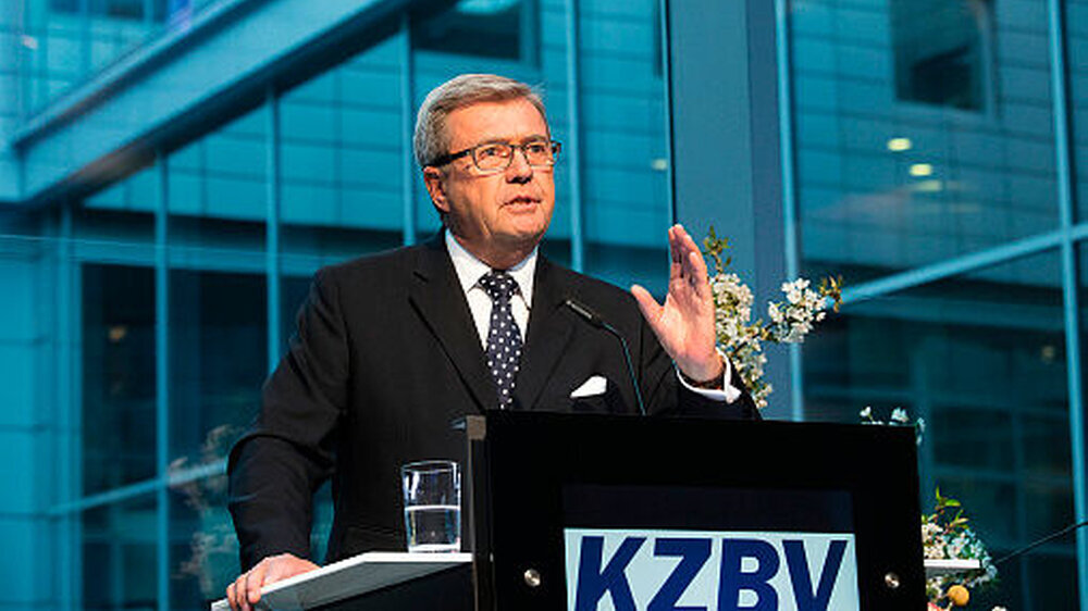Dr. Wolfgang Eßer |