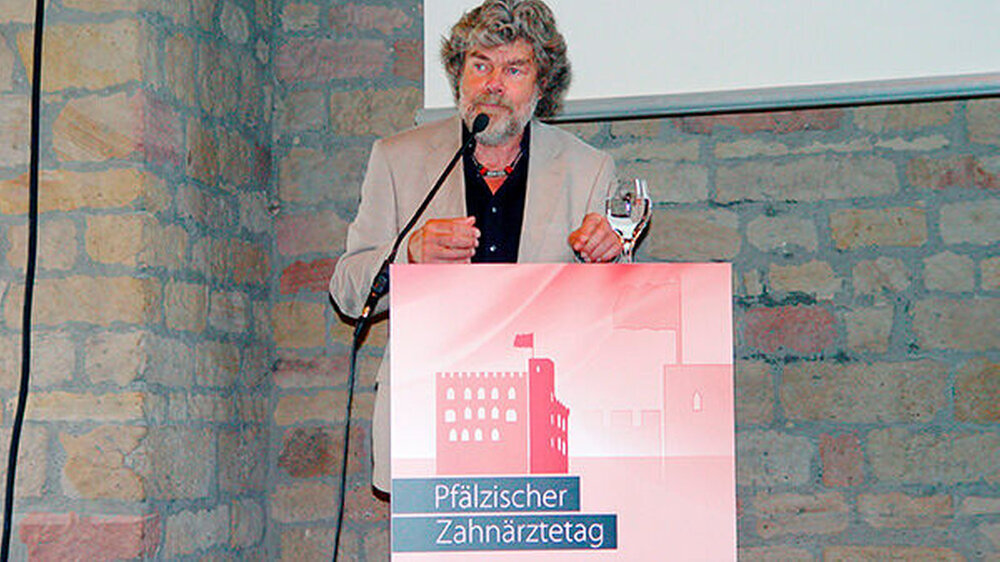 "Die Berge, die man versetzen muss, sind nicht draußen, sondern in uns, in unserem Bewusstsein“, erklärte Bergsteigerlegende Reinhold Messner. Misserfolge nehmen dabei eine entscheidende Rolle ein, führte Messner aus, der sich selbst als einen "Erobe