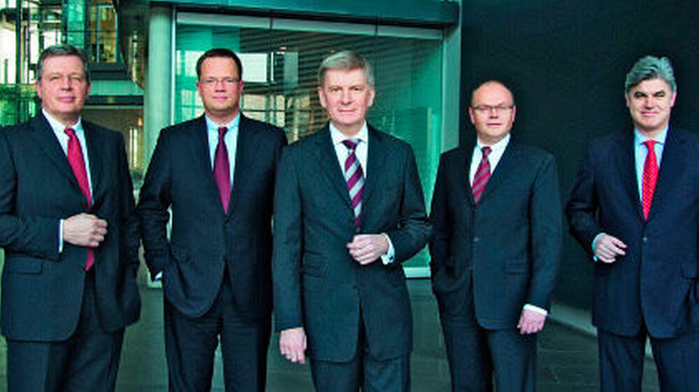 Der Gesamtvorstand der apoBank: Werner Albert Schuster, Claus Verfürth, Herbert Pfennig, Generalbevollmächtigter Dr. Thomas Siekmann und Stefan Mühr (v.l.n.r.)