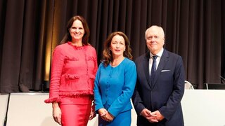 Neuer Geschäftsführender Vorstand der Bundeszahnärztekammer. Präsidentin Dr. Romy Ermler (m.), Vizepräsidentin Dr. Doris Seiz, Vizepräsident Dr. Ralf Hausweiler