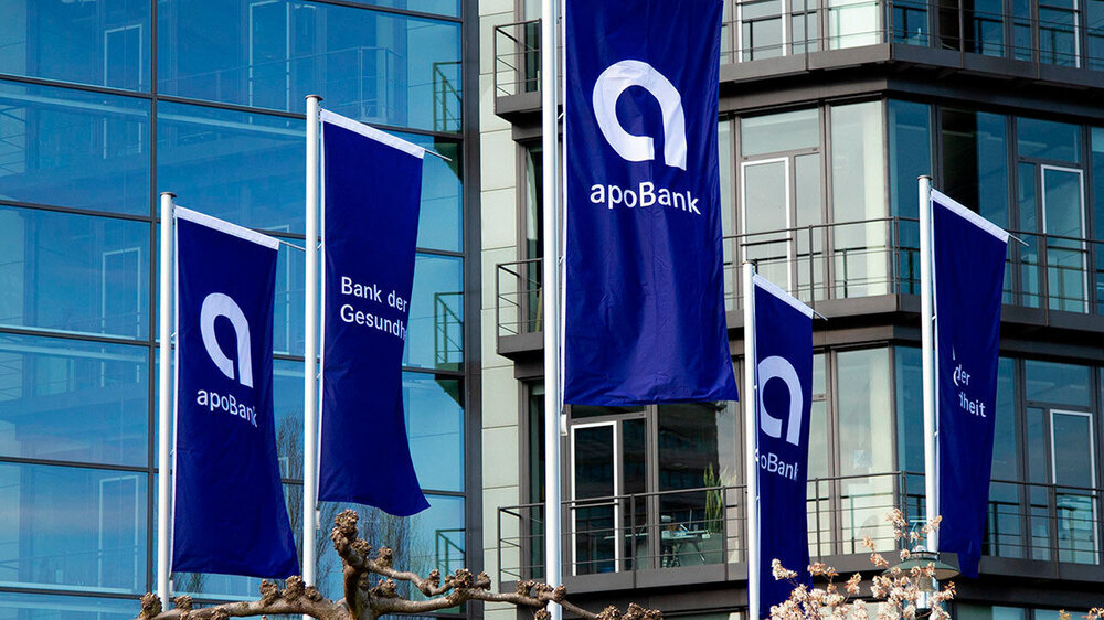 Fahnen vor apoBank-Zentrale Fahnen vor apoBank-Zentrale