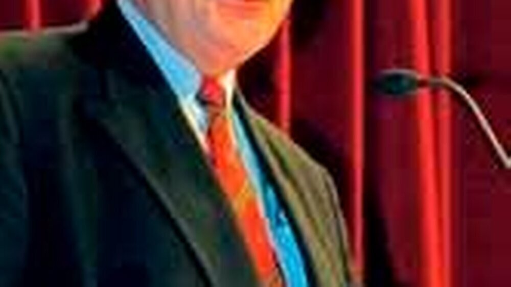 Prof. Dr. Wolfgang Sprekels, Vizepräsident der BZÄK, ließ es sich nicht nehmen, nach Titisee zu reisen und als „Nordlicht“ den „Badener Bobbeles“ neueste Nachrichten aus Berlin über die Entwicklung der GOZ-Novellierung zu überbringen.