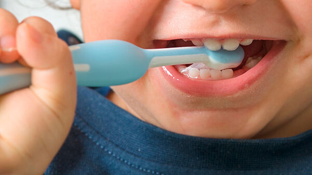 Für Kinder werden 38 Zahnpasten empfohlen. Elf für Milchzähne und drei Juniorzahnpasten fallen mit "mangelhaft" oder "ungenügend" durch.