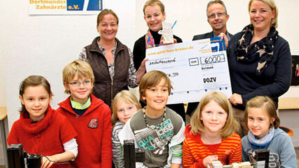 6 000 Euro gab es für das Kinder- und Jugendtechnologiezentrum in Dortmund. Insgesamt belaufen sich die jährlichen Spendengelder auf über 60 000 Euro. | 6 000 Euro gab es für das Kinder- und Jugendtechnologiezentrum in Dortmund. Insgesamt belaufen sich die jährlichen Spendengelder auf über 60 000 Euro. |