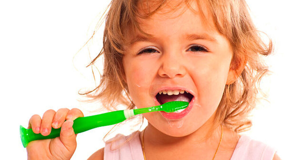 Das Verbrauchermagazin Öko-Test hat 19 Kinder- und Juniorzahnpasten getestet. Das Ergebnis ist für Kinderzahncremes ist ernüchternd: Nur die Hälfte der getesteten Produkte enthielt Fluorid - nur eine einzige Zahnpasta wurde als "sehr gut" befunden.