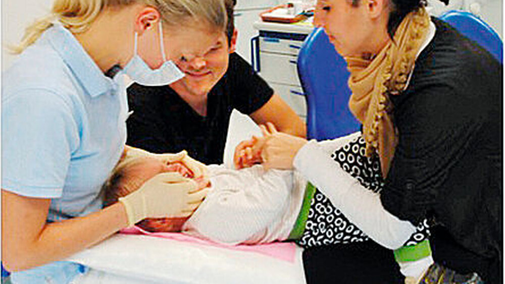 Eine regelmäßige mütterliche Beratung beeinflusst nicht nur das Mundgesundheits-, sondern auch das Ernährungsverhalten der Familien. |