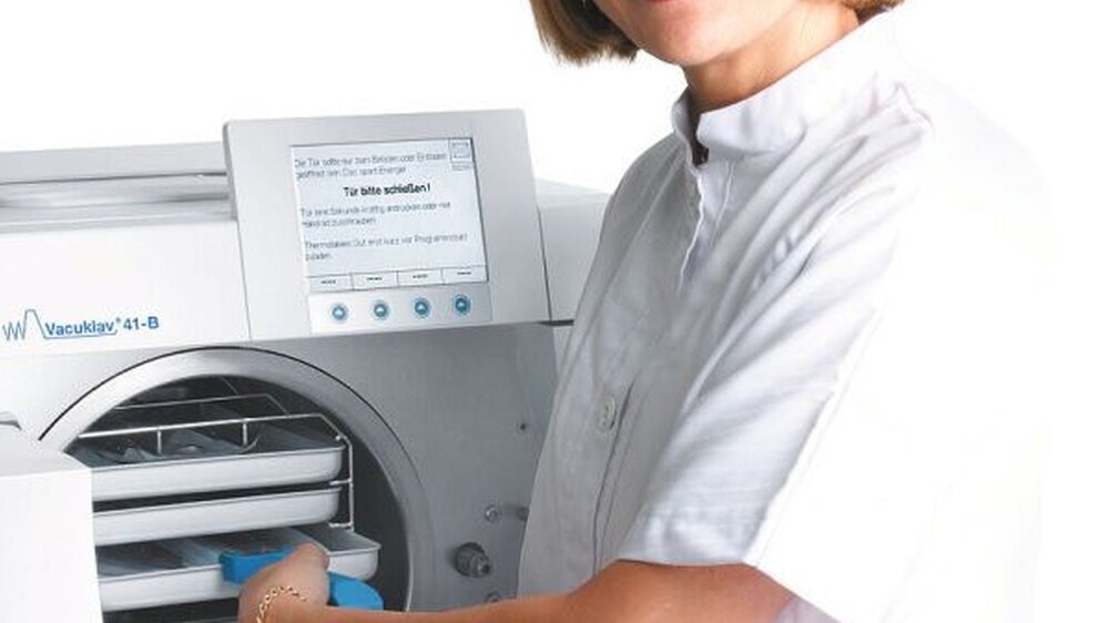 Die Dampfsterilisation gehört zum Praxisalltag und dient der Sicherheit der Patienten.
