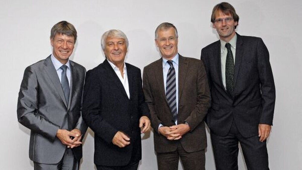 Diskutierten über das Zusammenspiel von Medien und Daten: BZÄK-Vize Prof. Dr. Dietmar Oesterreich, Sozialforscher Prof. Gerd Glaeske, der KZBV-Vorsitzende Dr. Jürgen Fedderwitz und Dr. David Klingenberger vom IDZ.