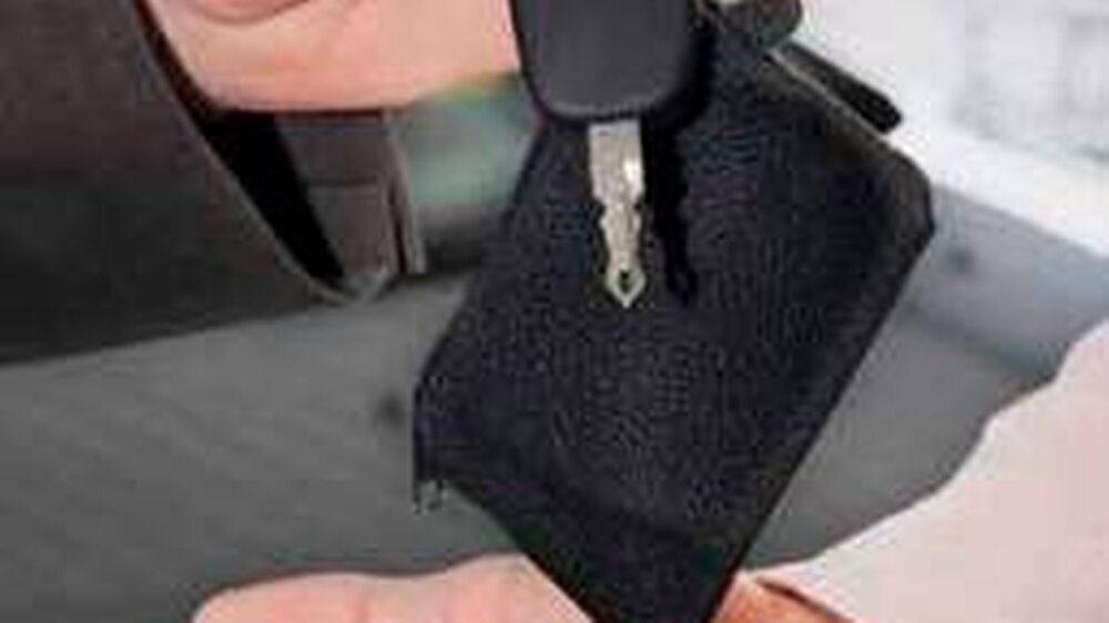 Stichtag! Beim Neukauf sucht sich der frischgebackene Autobesitzer seinen Versicherer aus. Später kann er nur noch wechseln, wenn er bis 30. November gekündigt hat.