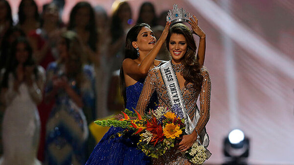 "Vielen Dank für dieses Abenteuer!" Iris Mittenaere, Zahnmedizinstudentin aus Lille, ist die 65. Miss Universe.