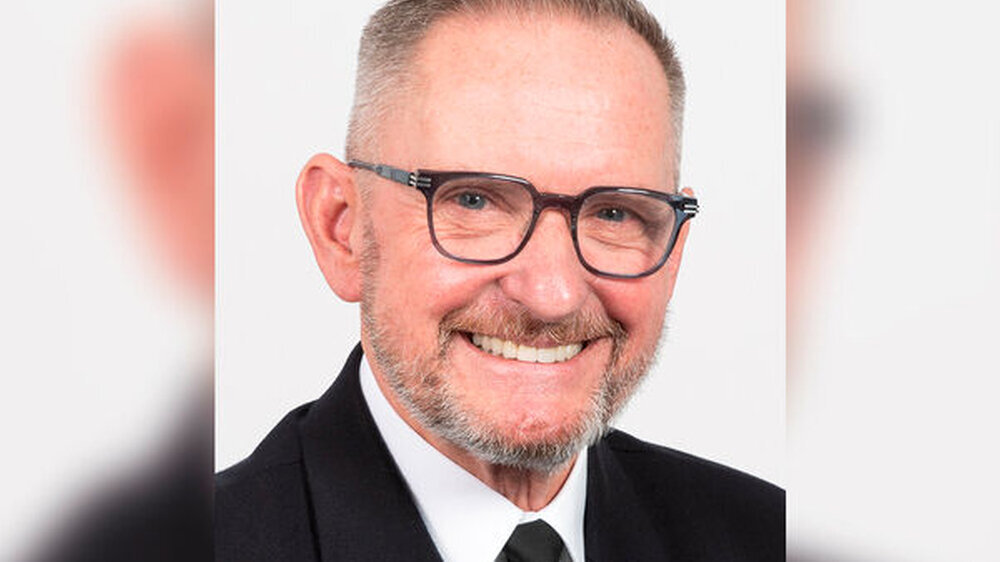 Dr. Helfried Bieberwar Leitender Zahnarzt der Bundeswehr und erster deutscher Vorsitzender der Section of Defence Forces Dental Services (SDFDS), der militärzahnärztlichen Sektion der FDI World Dental Federation.