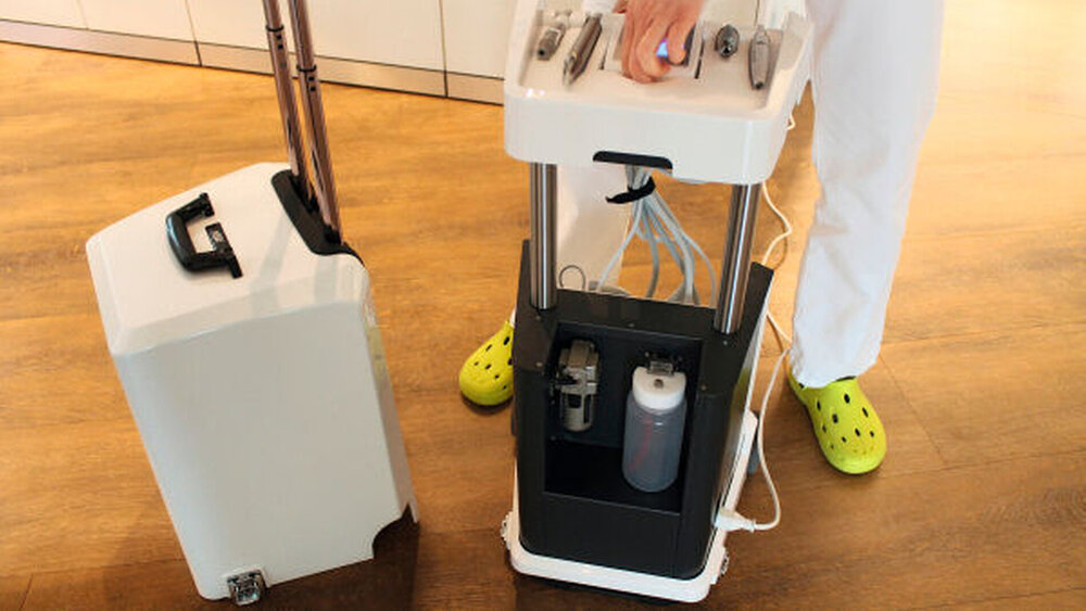 Am Anfang steht die richtige Vorbereitung: Der Termin steht, der Koffer ist gepackt, das Therapiesetting festgelegt – dann kann die Behandlung beginnen. |