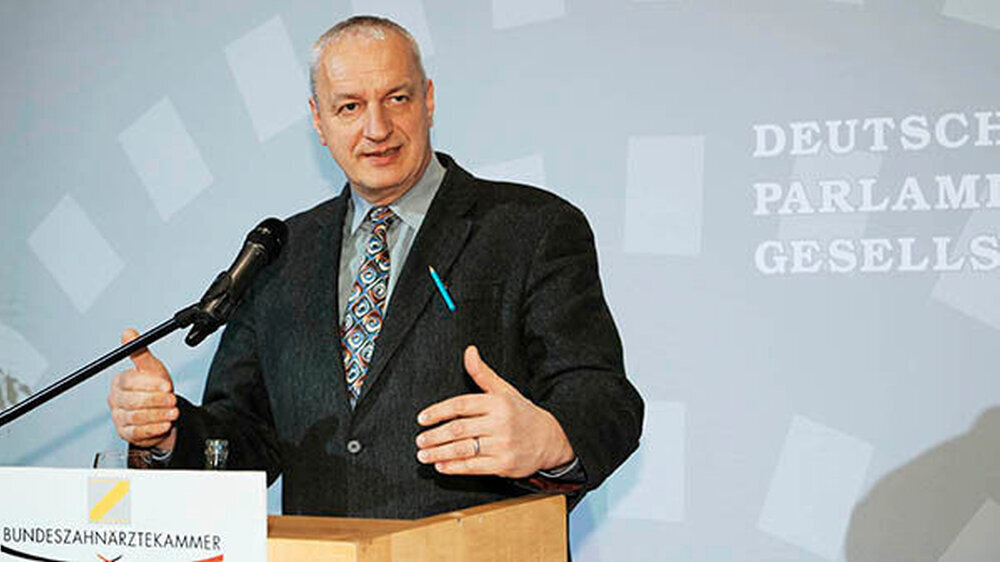 Dr. Harald Terpe, Obmann der Fraktion Bündnis 90/ die Grünen im Ausschuss für Gesundheit: "Wir müssen zu einer sektoren- und prozessübergreifenden Versorgung kommen. Dabei dürfen wir die Zahnmedizin nicht vergessen. Das Versorgungsstrukturgesetz mus