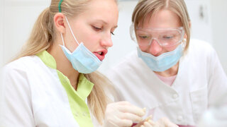 Zahnmedizin-Studierende