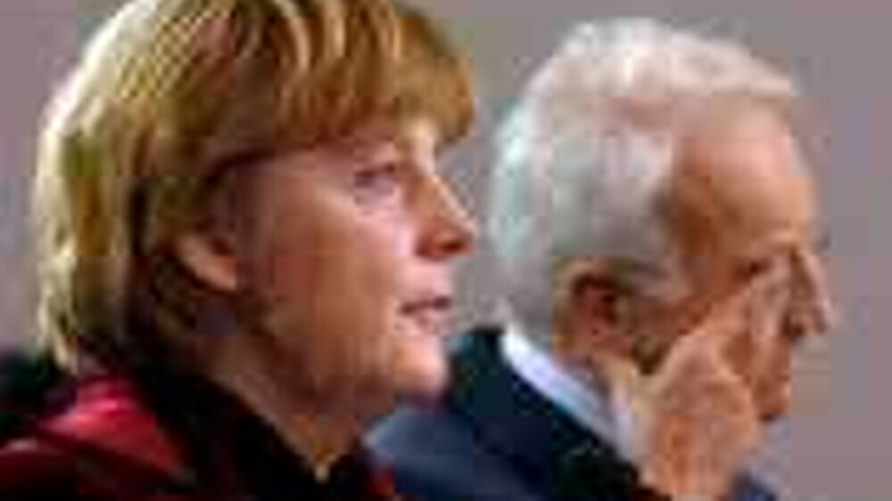 Angela Merkel und Edmund Stoiber wollen das ADG zurechtstutzen – Joschka Fischer und Kanzler Gerhard Schröder halten dagegen.