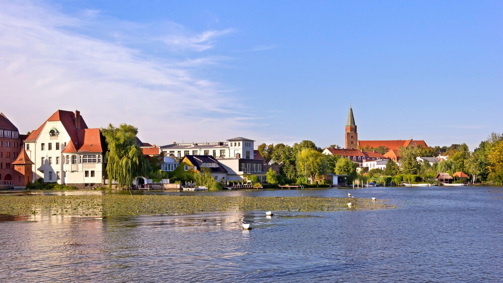 View to the Town Brandenburg View to the Town Brandenburg an der Havel, with the Dominsel (Cathedral Island). It is the historic heart of the town. Here stands its oldest edifice: the Dom St. Peter und Paul (Cathedral of Saint Peter and Saint Paul). Although construction began in the Romanesque style in 1165, it was completed as a Gothic cathedral during the 14th century.