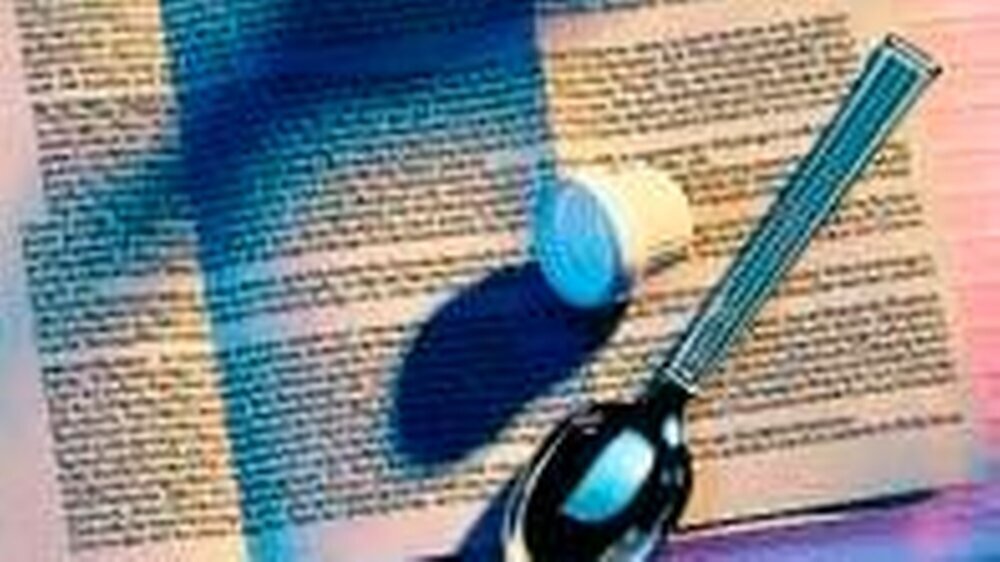 Beipackzettel weisen immer auf eine große Liste von möglichen Nebenwirkungen hin. Selten werden sie festgestellt. Im vorliegenden Fall von Clindamycin sind sie aber gehäuft zu beobachten.