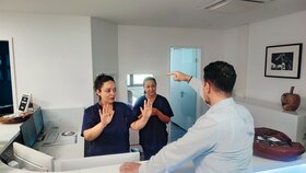 Deeskalationstraining von Dr David Klingert für Praxen und ihre Teams.