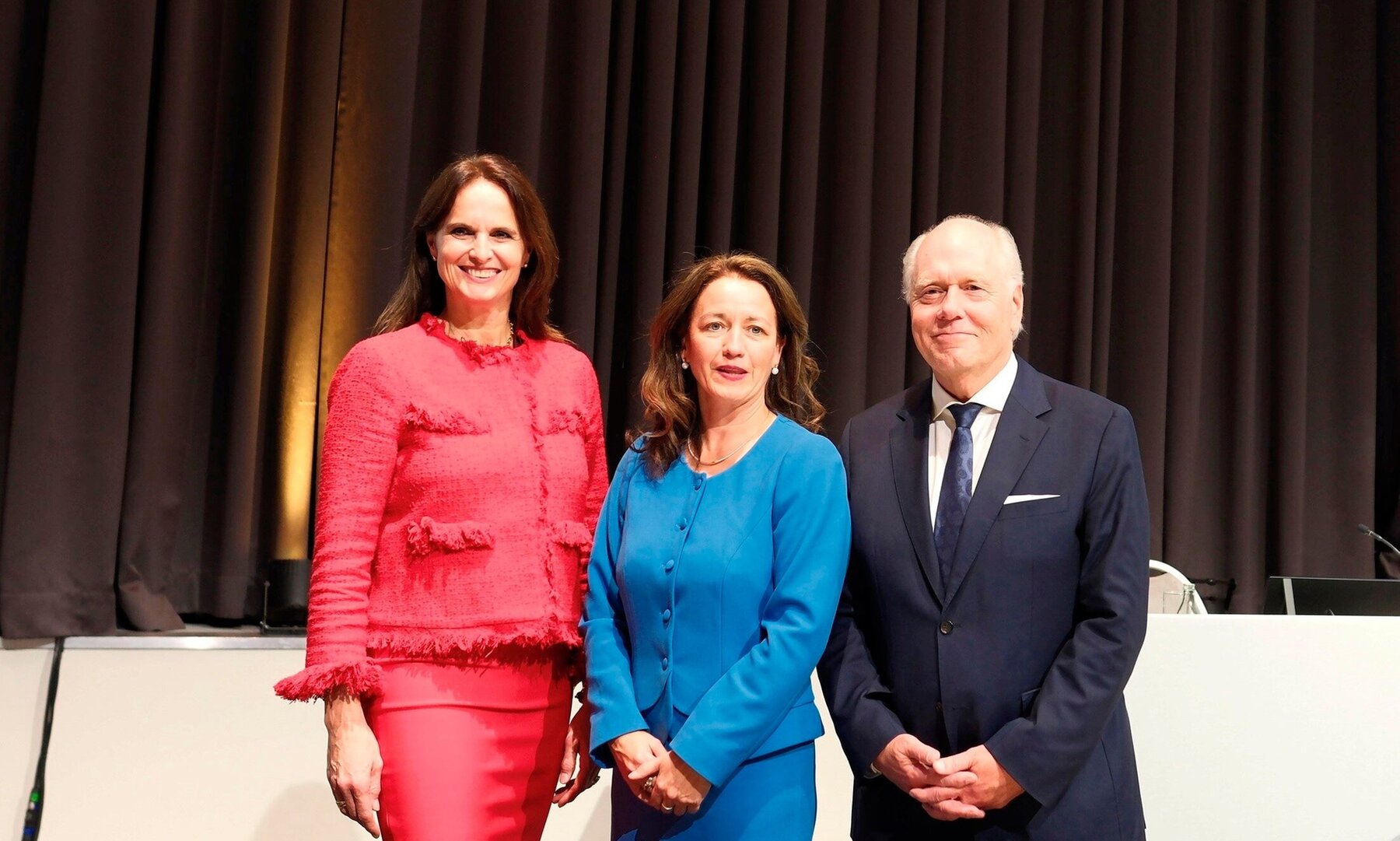 Neuer Geschäftsführender Vorstand der Bundeszahnärztekammer. Präsidentin Dr. Romy Ermler (m.), Vizepräsidentin Dr. Doris Seiz, Vizepräsident Dr. Ralf Hausweiler