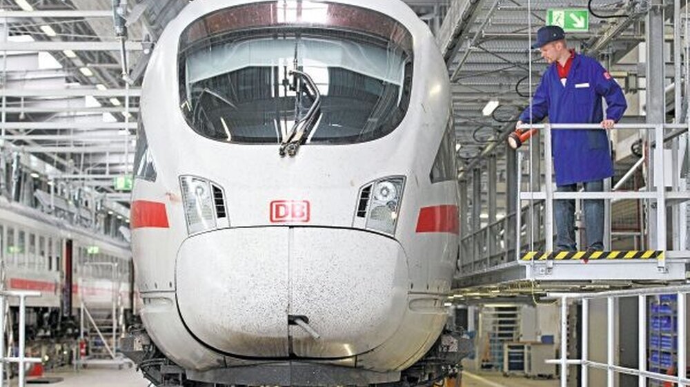 Das Renditedenken der Bahn führte zu Vertrauensverlusten der Kundschaft. Auch im Gesundheitswesen wächst in Zeiten klammer Kassen das Bestreben, gewinnorientierter zu denken und zu handeln. Was wird dabei aus dem intakte Arzt-Patienten-Verhältnis?