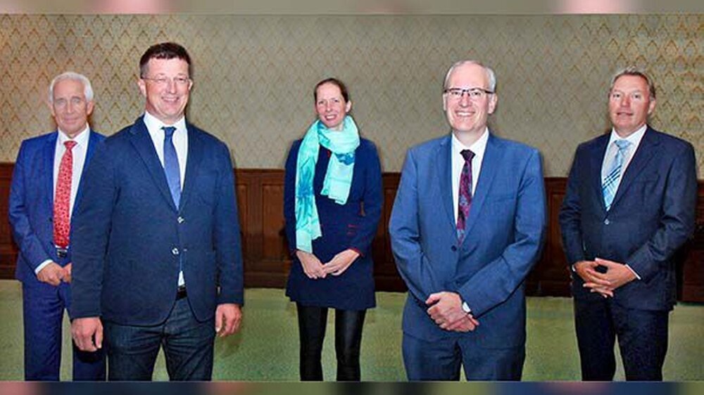 Der Vorstand der Bezirkszahnärztekammer Freiburg: Prof. Elmar Hellwig, Dr. Peter Riedel, Dr. Helen Schultz, Dr. Georg Bach und Dr. Norbert Struß (v.l.)