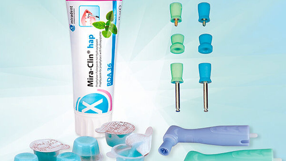 Die fluoridfreie Polierpaste Mira-Clin hap, mit Hydroxylapatit, unterstützt die Behandlung sensibler Zahnhälse und sorgt für eine schonende Entfernung von Belägen und Verfärbungen.