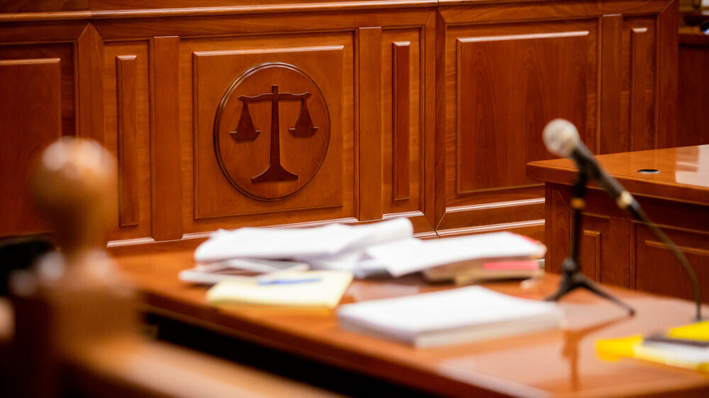 Balance sign in court Gerichtssaal