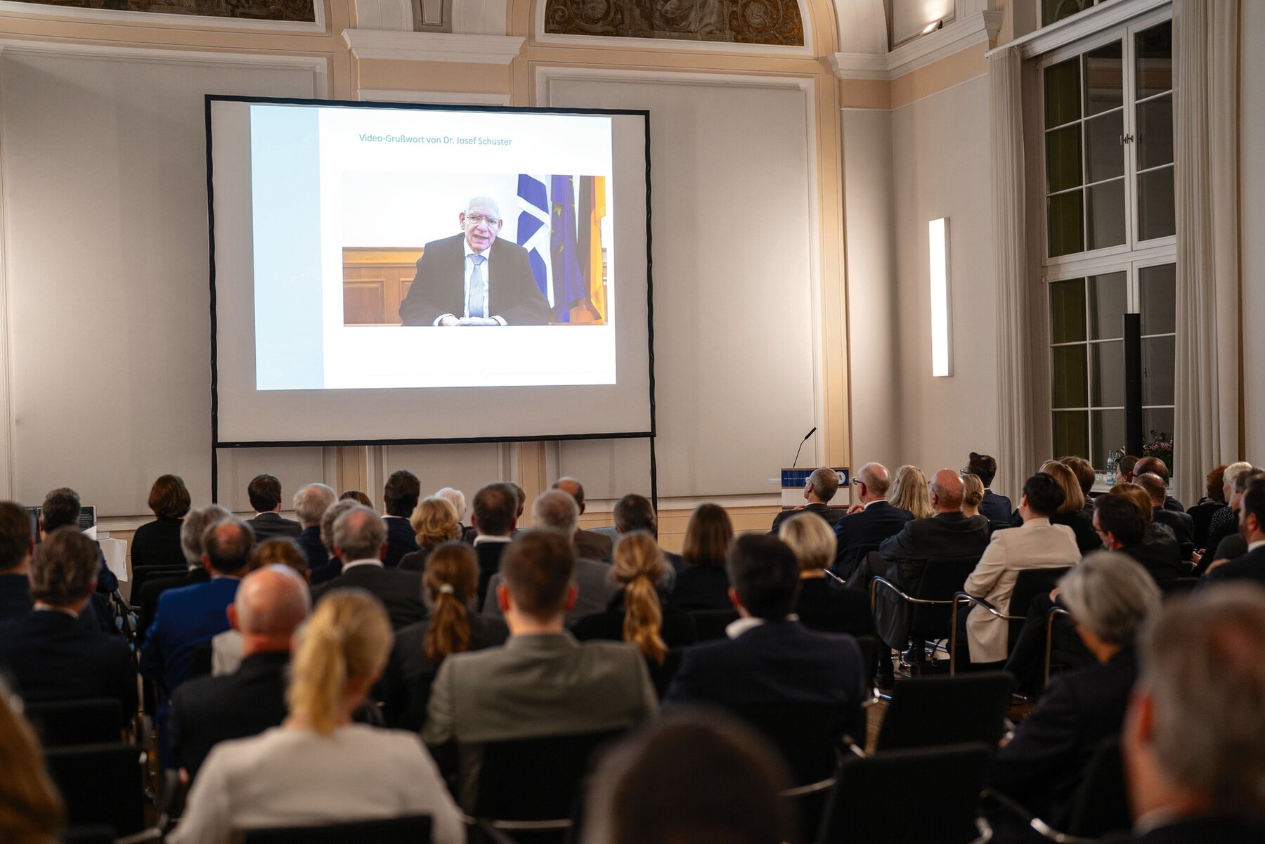 Dr. Josef Schuster, Präsident des Zentralrats der Juden, hält eine Grußbotschaft per Video.