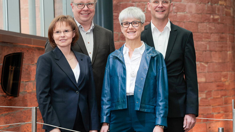 Ab dem 1. Januar 2023 für die KZV Rheinland-Pfalz im Amt: das Vorstandsduo Dr. Christine Ehrhardt (vorne links) und Sanitätsrätin Dr. Kerstin Bienroth sowie die beiden VV-Vorsitzenden Robert Schwan (hinten links) und Dr. Jens Vaterrodt.