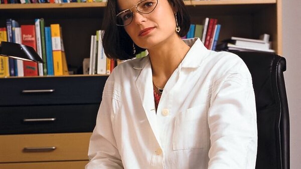 Nicht allein das fachliche Können bestimmt den Erfolg in der eigenen Praxis. Mehr denn je erfordern komplizierte Bürokratie und staatliche Reglementierung auch betriebswirtschaftliches und verwaltungstechnisches Geschick. Vertrauen gewinnt, wer seinen P
