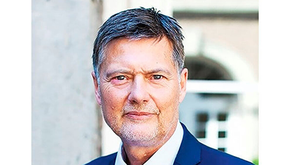 Holger Berens, Vorstandsvorsitzender des Bundesverbands für den Schutz Kritischer Infrastrukturen e.V. (BSKI), ist Studiengangsleiter für Wirtschaftsrecht und Leiter des Studiengangs Compliance und Corporate Security (LL.M.) an der Rheinischen Fachhochs