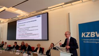 KZBV-Vorstandsvorsitzender Martin Hendges bei der 6. KZBV-Vertreterversammlung am 04.06.2026 in Köln