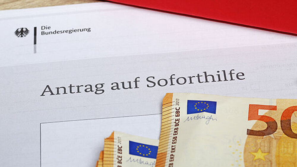Noch bis zum 31. Dezember 2020 können Zahnarztpraxen die Überbrückungshilfe über den Steuerberater beantragen. Die Höhe der finanziellen Nothilfe bemisst sich an der Größe des Praxisbetriebs und der Höhe des Umsatzausfalls im Zuge der Pandemie.
