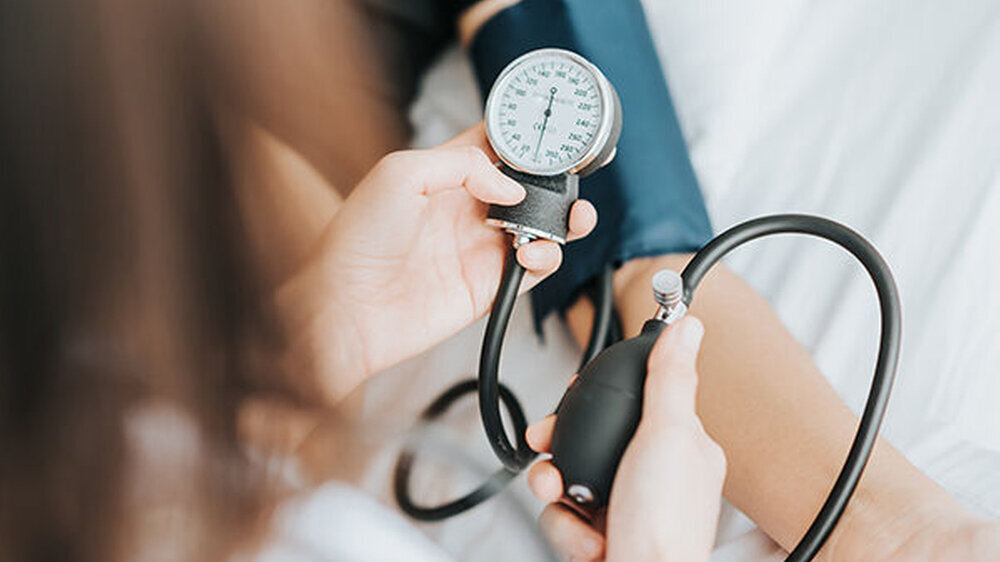 Um die Zusammenhänge zwischen Mundhygiene, Zahnverlust und Parodontitis mit dem Auftreten von Bluthochdruck zu untersuchen, haben koreanische Forscher Gesundheitsdaten über knapp zehn Jahre von mehr als 100.000 Patienten ausgewertet.