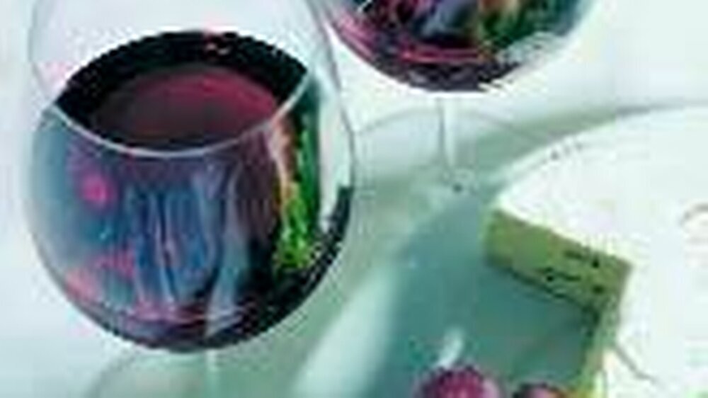 Rot- und Weißwein – beide können es ganz schön in sich haben und statt Genuss starke Symptome auslösen.