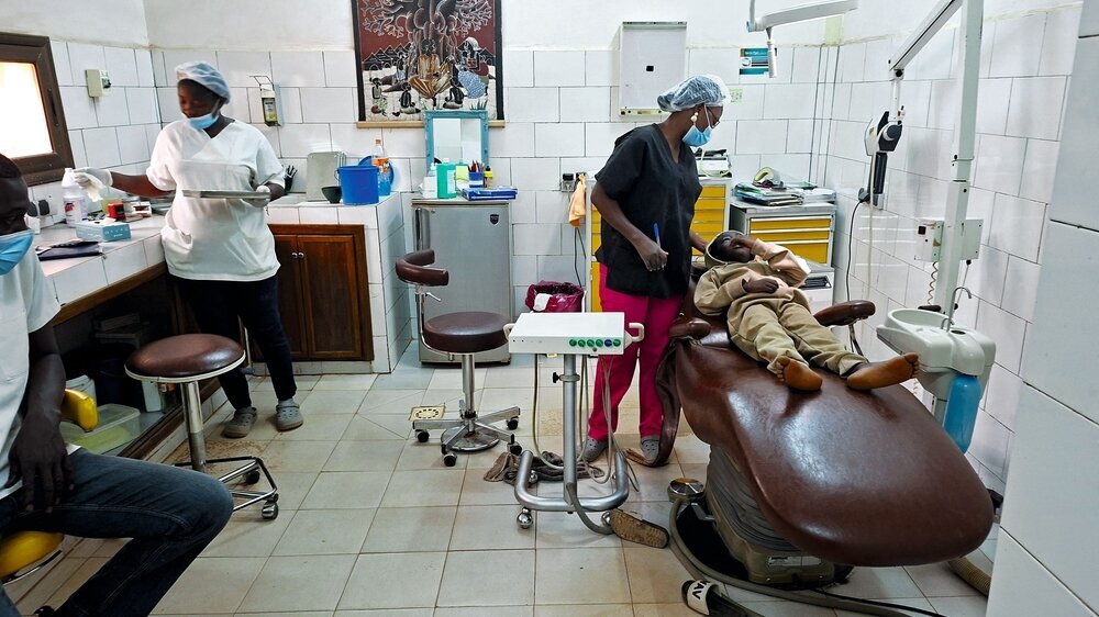 Zahnmedizinische Versorgung in Burkina Faso mit AMPO International e.V. Zahnmedizinische Versorgung in Burkina Faso mit AMPO International e.V.