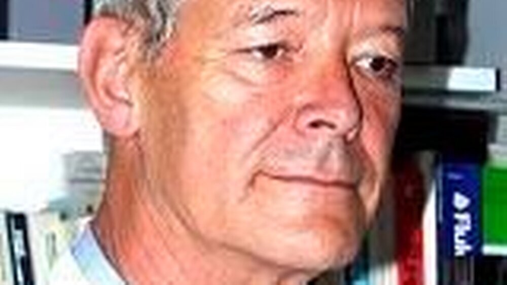 Prof. Dr. med.dent. Jakob Wirz\r\n\r\nStudium der Zahnmedizin, Promotion (1963), Habilitation (1971) an der Universität Zürich; Professur 1978; 1983 Berufung an die Universität Basel, Vorsteher des Institutes für zahnärztliche Werkstoffwissenschaft,
