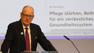 Der KZBV-Vorstandsvorsitzende Martin Hendges bei der 7. Vertreterversammlung in Berlin