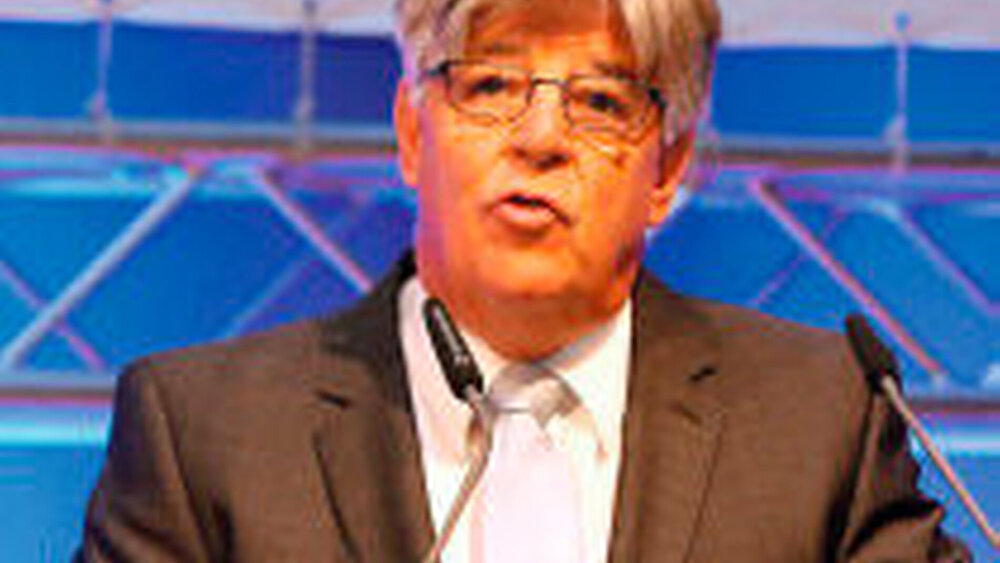 Dr. Michael Rumpf, Kammerpräsident Rheinland-Pfalz, freute sich mit seinem kleinen Bundesland wieder dabei sein zu dürfen, und dankte allen Mitarbeitern der verschiedenen Veranstalter, die für die Organisation der Fortbildungsveranstaltung tätig waren.