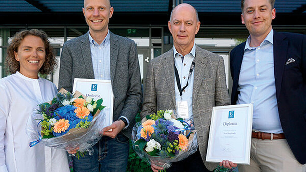 Dr. Tord Berglundh (2.v.l.) und Dr. Jan Derks (2.v.r.) forschen zum Zusammenhang zwischen parodontalen bzw. periimplantären Erkrankungen und Diabetes.