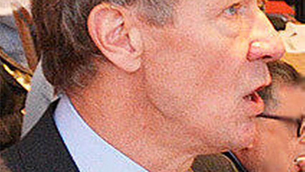Prof. Dr. Dietmar Oesterreich, Vizepräsident der BZÄK, sprach zur PAR- Versorgung. Trotz präventiver Erfolge seien PAR-Erkrankungen eine Volkskrankheit. Eine Neubeschreibung der Behandlung und die Anmahnung von Ressourcen in der GKV seien geboten – die derzeitigen Rahmenbedingungen durch den BEMA seien unzureichend. Forschungsbedarf gebe es bei den Einflussfaktoren auf die Krankheitslasten. Die PZR habe sich im Versorgungsalltag bewährt. |