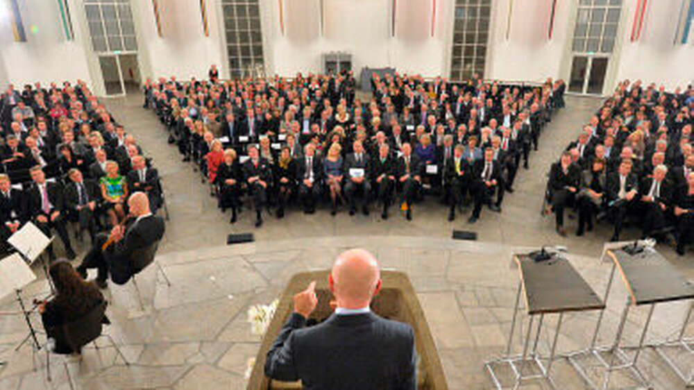 Auftakt zum Deutschen Zahnärztetag in der Frankfurter Paulskirche – mit einer Vielzahl von Vertretern aus Politik, Standespolitik, Wissenschaft und Verbänden