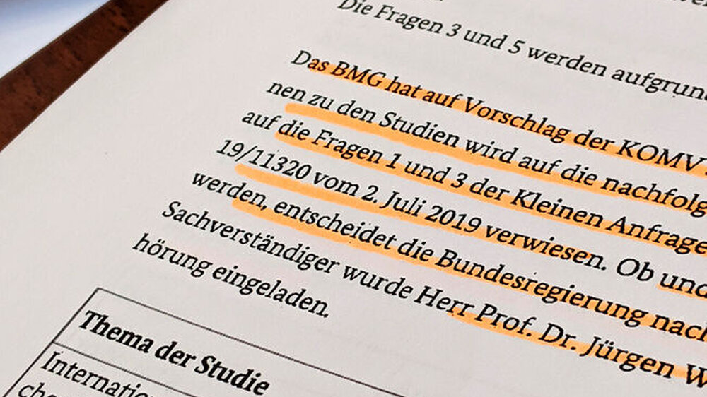 Neun Fragen umfasst die Kleine Anfrage der FDP-Fraktion (Bundesdrucksache 19/14227), fünf Seiten die Antworten von BMG-Staatssekretär Thomas Gebhart.