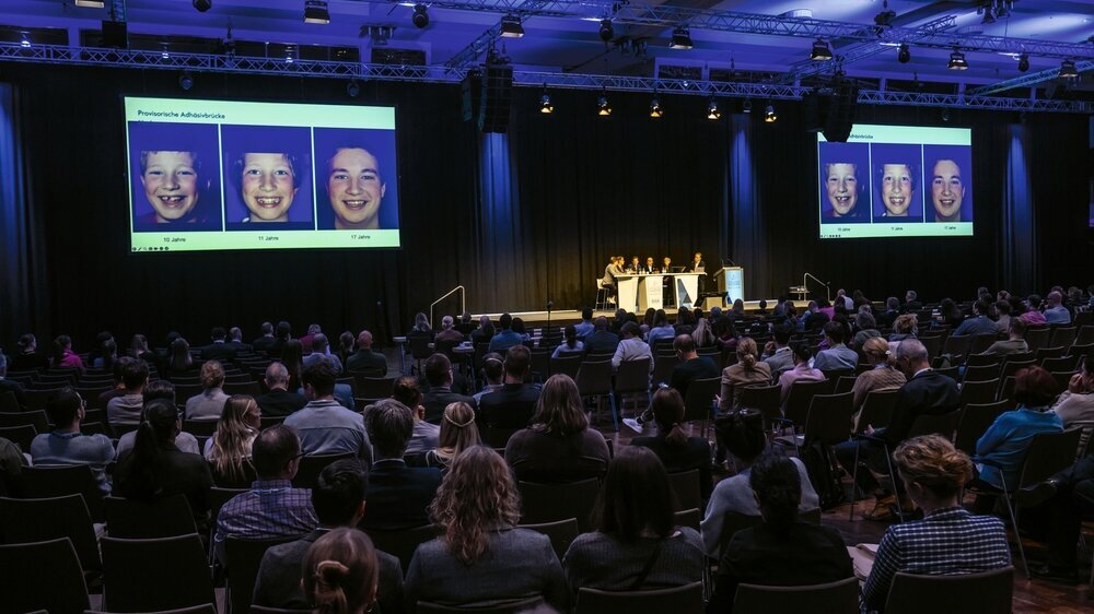 4. Gemeinschaftskongress der zahnmedizinischen Fachgesellschaften DGZMK in Berlin am 31.10.2025 . . [ Es gelten meine AGB Rechte Dritter nicht beim Fotografen, keine Haftung bei Forderungen von abgebildeten Personen oder deren abgebildeten Gegenstaenden - Third party rights not with photographer, no liability for claims from persons or their objects photographed -  copyright by: Marc-Steffen Unger  Tel: 01715353875 info@ms-unger.de ]