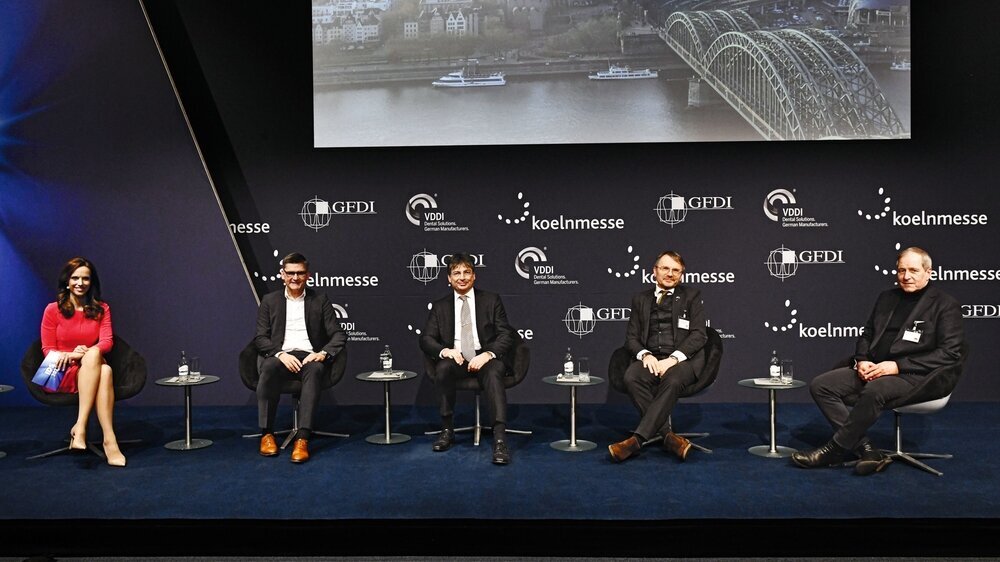 Europäische Fachpressekonferenz, Susanne Schöne, Moderation, Oliver Frese, Geschäftsführer Koelnmesse GmbH, Mark Stephen Pace, Vorsitzender des Vorstandes VDDI, Dr. Freddie Sloth-Lisbjerg, Präsident CED, Dr. Bernd Rebmann, Rebmann Research GmbH & Co KG, Rheinsaal, Congress-Centrum Nord