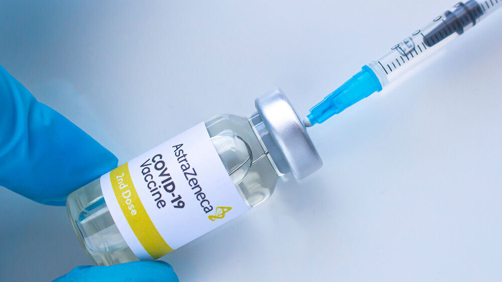 In der Diskussion um den AstraZeneca-Impfstoff werben Ärzte- und Fachverbände für die Corona-Impfung, insbesondere appellieren sie an die Beschäftigten in der Versorgung, wenn sie an der Reihe sind, sich auch impfen zu lassen.