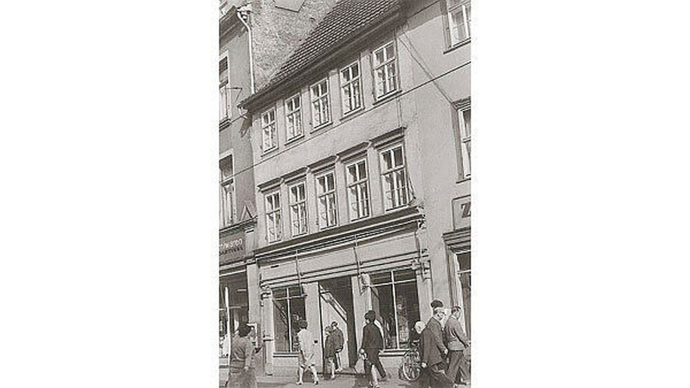 Das Wohnhaus in Erfurt, in dem Linderer um 1816 gewohnt hat. Das Wohnhaus in Erfurt, in dem Linderer um 1816 gewohnt hat.