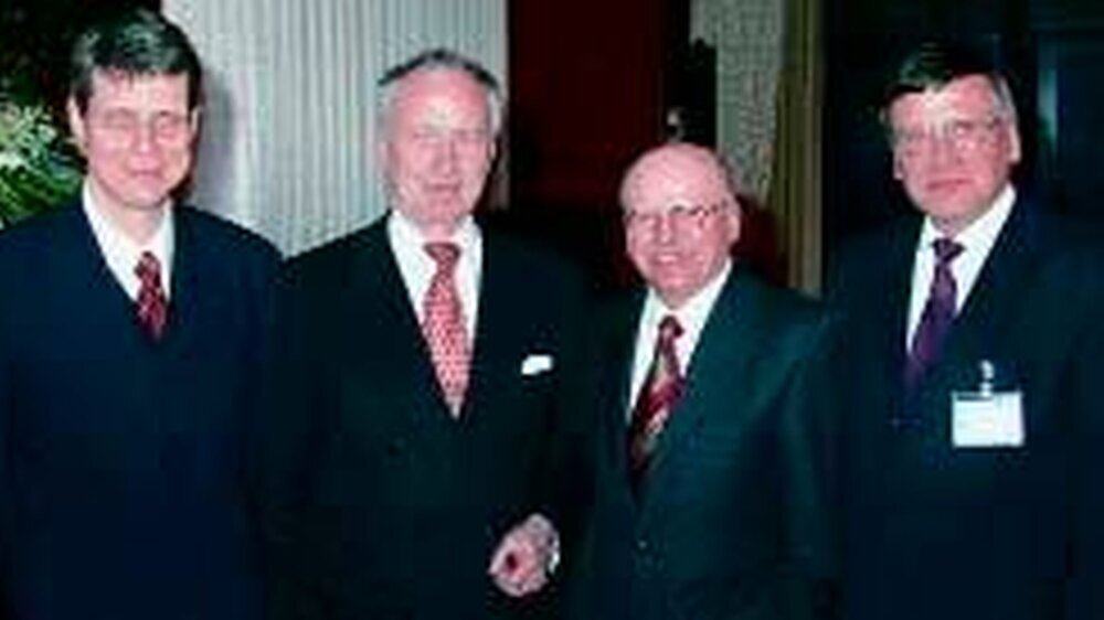Der wissenschaftliche Leiter Prof. Dr. Thomas Attin, BZÄK-Präsident Dr. Dr. Jürgen Weitkamp, Festredner Günter Ogger und Kammerpräsident Dr. Dr.Henning Borchers (v.l.n.r.) in Braunlage