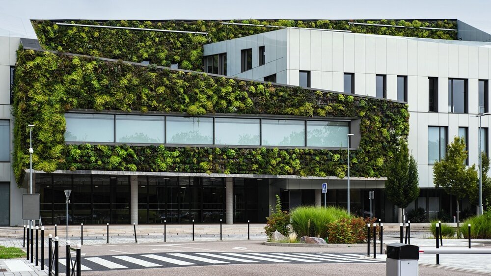 Fassenbegrünung des Strasbourg University Hospital Institute IHU