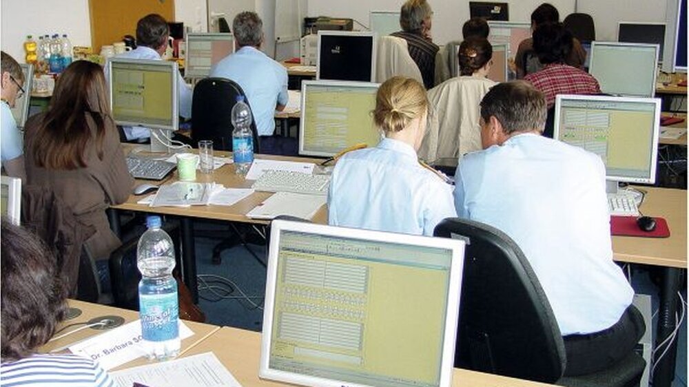 Identifizierung mithilfe der elektronischen Datenverarbeitung unter Einsatz moderner Identifizierungssoftware